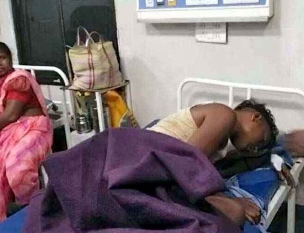 मनरेगा कार्य के दौरान पेड़ के नीचे खड़ी 6 महिलाओं पर गिर गई आकाशीय बिजली, 1 की मौत,10 लोग झुलसे, एक की हालत गंभीर, अस्पताल में इलाज जारी