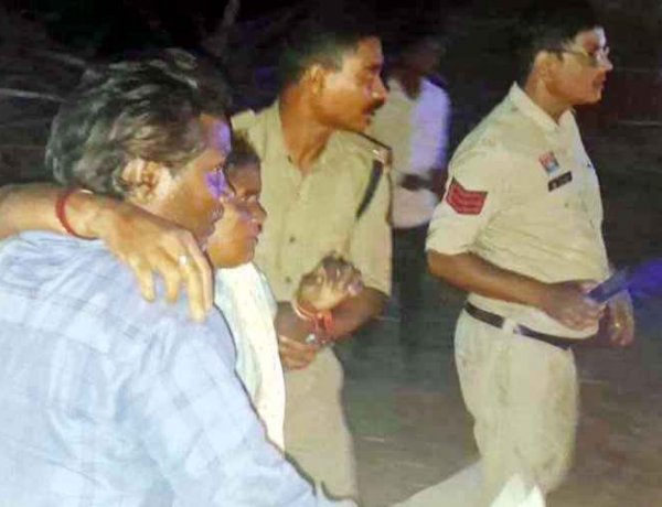 नेशनल हाईवे पर भीषण सड़क हादसा, खड़े ट्रैक्टर से टकराई मालवाहक गाड़ी, महिला और बच्चे समेत 8 लोग घायल, मची अफरा-तफरी, जांच में जुटी पुलिस
