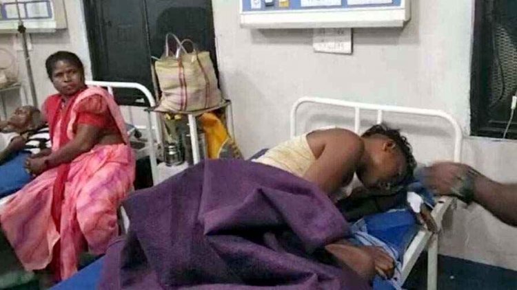 मनरेगा कार्य के दौरान पेड़ के नीचे खड़ी 6 महिलाओं पर गिर गई आकाशीय बिजली, 1 की मौत,10 लोग झुलसे, एक की हालत गंभीर, अस्पताल में इलाज जारी
