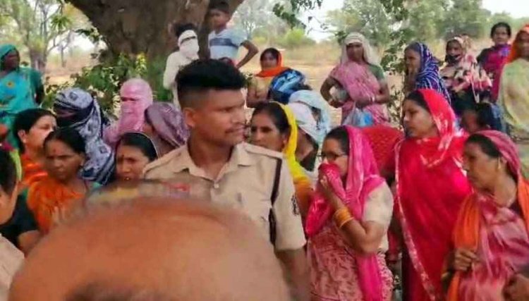 राजिम के सुरसाबांधा में प्रशासन का बड़ा एक्शन, 10 साल के काबिज 40 एकड़ सरकारी जमीन से अतिक्रमण हटाने की कार्रवाई जारी, भारी पुलिस बल तैनात