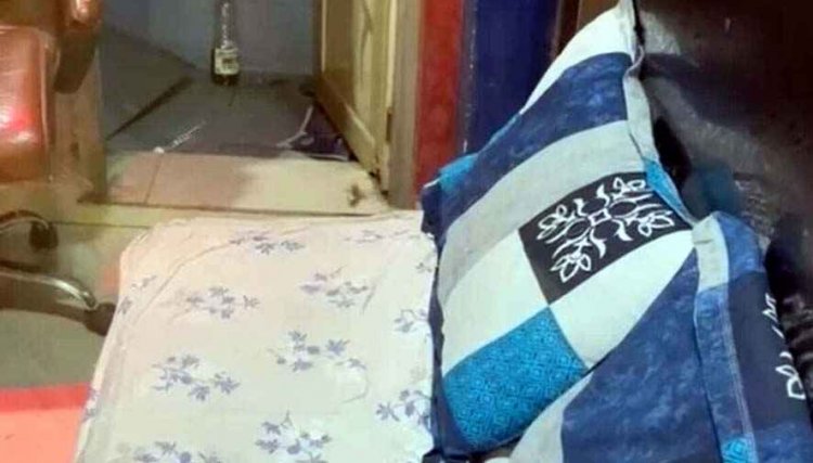 मोबाइल एप के जरिए देह व्यापर का खुलासा, लॉज से आपत्तिजनक हालत में पकड़ाए तीन युवक-युवतियां, जांच में जुटी पुलिस, आपत्तिजनक सामग्री बरामद