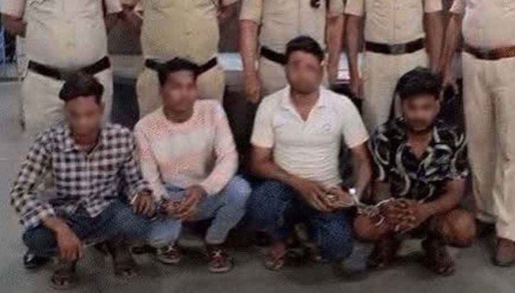 भाई के सामने बंधक बनाकर बहन से गैंगरेप, पैदल रिश्तेदार के घर जाते समय खींचकर जंगल ले गए दो युवक, दोस्त को भी बुलाकर कराया रेप, आरोपी गिरफ्तार