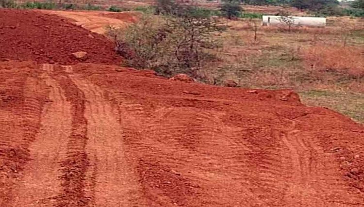 सरपंच पर लाखों के सौदे का आरोप, आक्रोशित ग्रामीणों ने एसडीएम से लगे इंसाफ की गुहार, दोषियों के खिलाफ कड़ी कानूनी कार्यवाही करने की मांग