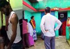 किराए के मकान में रह रहे पति-पत्नी की मिली लाश, बच्चों के रोने की आवाज सुन पहुंचे मकान मालिक, एक ही फंदे पर लटके मिले दो शव, गांव में मचा हड़कंप