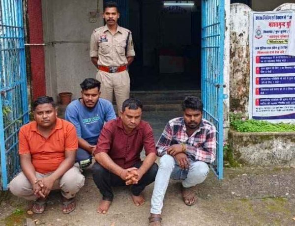 आबकारी टीम पर कार्रवाई के दौरान हमला, जब्त शराब लेकर आरोपी फरार, पुलिस ने एक नाबालिग समेत पांच आरोपियों को गिरफ्तार को भेजा सलाखों के पीछे