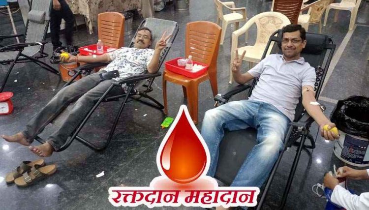 नवापारा सोशल ग्रुप के आयोजन में युवाओं ने उत्साह से किया रक्तदान, मानवता की सेवा का दिया संदेश