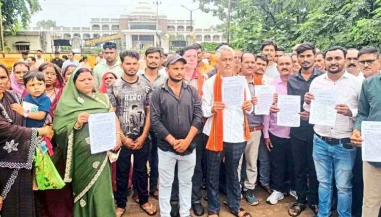 कोटवारी भूमि पर ढाबे को लेकर जमकर बवाल, सरपंच-उपसरपंच समेत 3 के खिलाफ एफआई आर दर्ज, ग्रामीणों ने लगाया अवैध कब्जे का आरोप