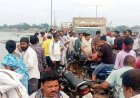 पिकअप ने बाइक को मारी जोरदार टक्कर, राजिम महानदी पुल से नीचे गिरा युवक, अस्पताल में तोड़ा दम, घायल सुनील जैन रायपुर रेफर, लगा लंबा जाम