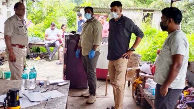 घर के अंदर मिली 55 वर्षीय व्यक्ति की लाश, 6 दिन बाद घर से बदबू आने पर लोगों ने पुलिस को दी खबर, इलाके में फैली सनसनी, पड़ोसियों से पूछताछ जारी