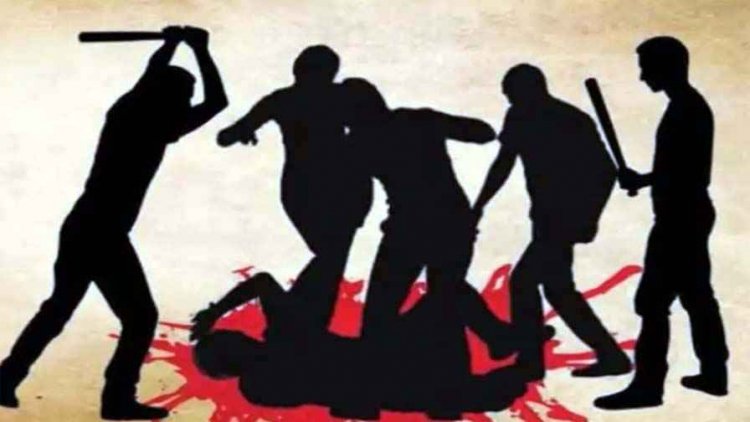 युवक पर अज्ञात लोगों ने किया जानलेवा हमला, मृत समझकर मौके से भागे हमलावर, तालाब किनारे मिला लहूलुहान, इलाज के दौरान हुआ खुलासा, फैली सनसनी