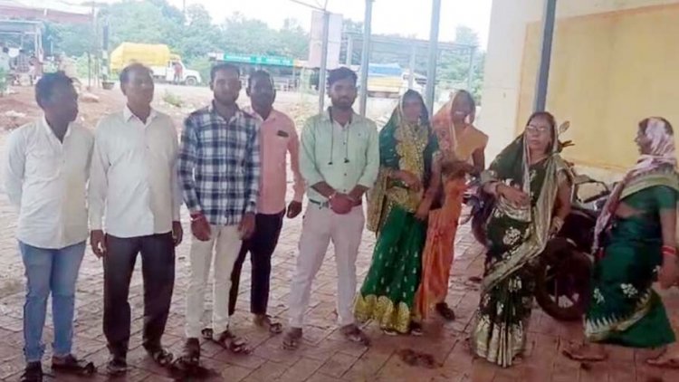 सरपंच के खिलाफ दूसरी बार अविश्वास प्रस्ताव, गांव के 11 पंचों में 9 पंच पहुंचे अभनपुर SDM कार्यालय, पंचायत के कामकाज और दस्तावेजों की जांच की मांग