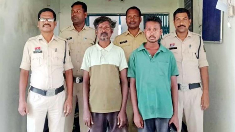 सीतापुर में 500 रुपये में खरीदी गाय को काटकर बनाया मांस, दो आरोपी गिरफ्तार, तीन अन्य फरार आरोपियों की तलाश में जुटी पुलिस, गौ-मांस और टांगी बरामद
