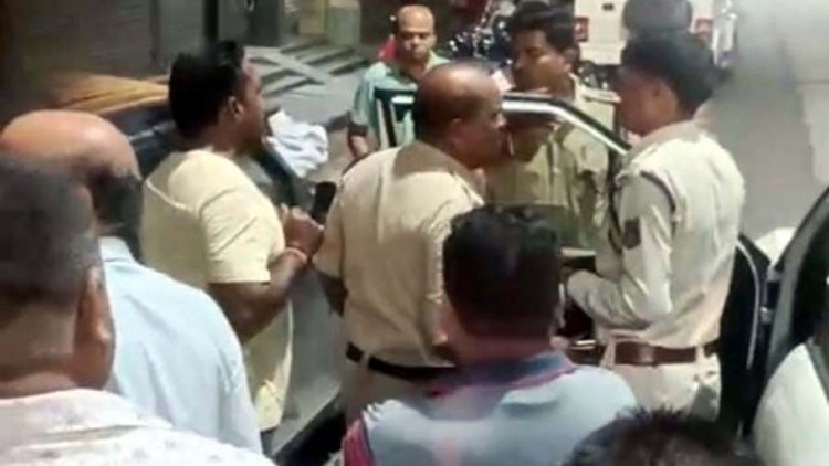 ड्यूटी से लौट रहे ASI ने खड़ी कार को दो बार मारी टक्कर, विरोध करने पर कार मालिक से बहस, नशे में लड़खड़ाने का आरोप, वीडियो वायरल होने के बाद कार्रवाई
