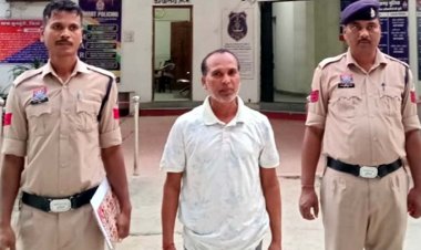 ऋषि-मुनियों को लेकर विवादित दावा करने वाला टीचर अरेस्ट, फेसबुक पर लिखा- रावण नहीं, इन्हें जलाया जाए; पुलिस पकड़ने पहुंची तो भागने लगा गुरुजी