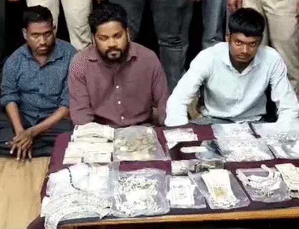 प्रिंसिपल ने बनाया चोरों का गैंग, कृषि अधिकारी बनकर रेकी, 10 घरों में चोरी कर खरीदी कार-बुलेट, जूता कारोबारी मास्टरमाइंड, तीन आरोपी गिरफ्तार