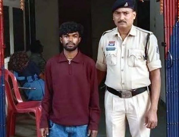 धमतरी में आधी रात हथियार लेकर मचाया उत्पात, वार्डवासियों की शिकायत पर 7 गिरफ्तार, 6 नाबालिग भी शामिल, अन्य फरार आरोपियों की तलाश जारी